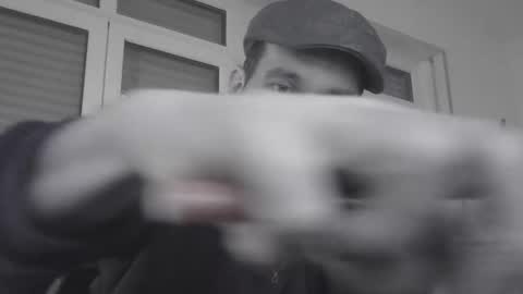 Snapshot of spliffray chatting on December 10, 5:07 am spliffray online show from December 10, 5:07 am