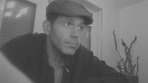 Snapshot of spliffray chatting on December 13, 3:16 am spliffray online show from December 13, 3:16 am