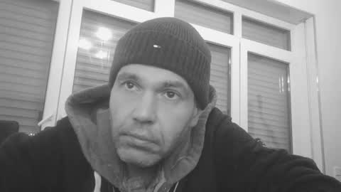 Snapshot of spliffray chatting on December 14, 4:12 am spliffray online show from December 14, 4:12 am