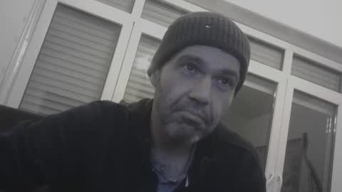 Snapshot of spliffray chatting on December 16, 6:27 pm spliffray online show from December 16, 6:27 pm