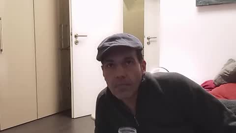 Snapshot of spliffray chatting on January 3, 5:17 am spliffray online show from January 3, 5:17 am