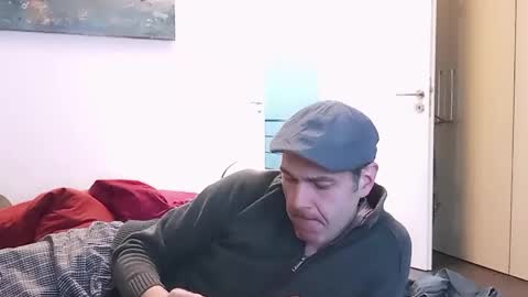 Snapshot of spliffray chatting on January 3, 8:21 am spliffray online show from January 3, 8:21 am