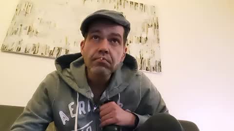 Snapshot of spliffray chatting on February 11, 12:38 am spliffray online show from February 11, 12:38 am