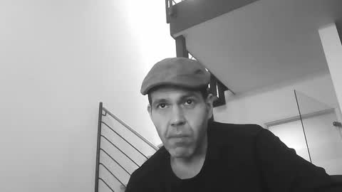 Snapshot of spliffray chatting on February 15, 3:42 am spliffray online show from February 15, 3:42 am