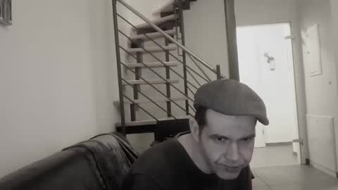 Snapshot of spliffray chatting on March 6, 12:54 am spliffray online show from March 6, 12:54 am