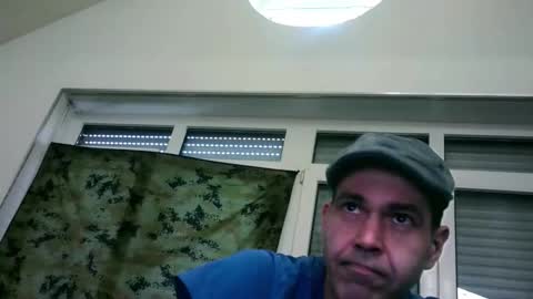 Snapshot of spliffray chatting on April 7, 3:23 pm spliffray online show from April 7, 3:23 pm