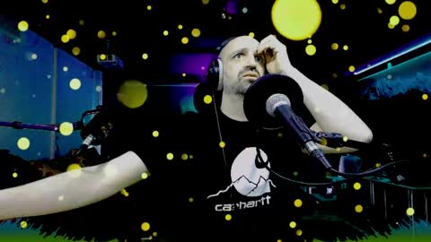 Snapshot of splivke chatting on April 11, 7:02 am Splivke online show from April 11, 7:02 am