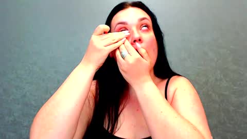 Snapshot of spoiled_lilit chatting on January 24, 4:05 am Lilith online show from January 24, 4:05 am