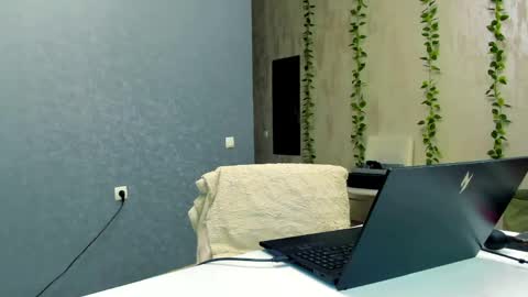 Snapshot of spoiled_lilit chatting on April 30, 8:57 pm Lilith online show from April 30, 8:57 pm