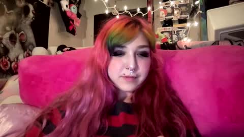 Pixie online show from April 27, 6:39 pm