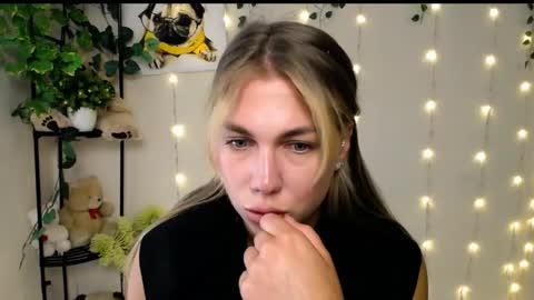 Snapshot of sport_tall_karina chatting on June 9, 7:53 am Karina online show from June 9, 7:53 am