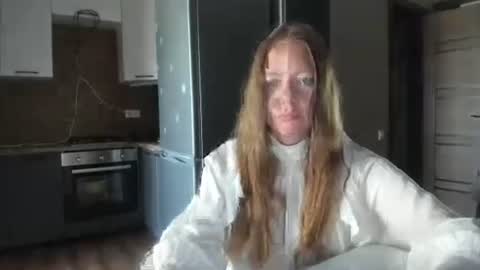 Snapshot of spring_time_ chatting on June 21, 1:35 pm spring_time_ online show from June 21, 1:35 pm