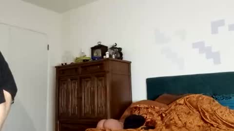 Snapshot of springs77 chatting on November 8, 10:15 am springs77 online show from November 8, 10:15 am