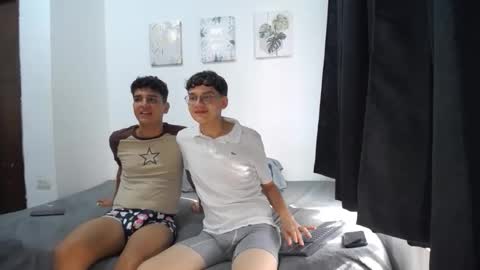 Snapshot of spritzboys chatting on October 20, 2:17 pm spritzboys online show from October 20, 2:17 pm