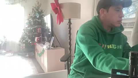 spun4feet online show from December 16, 3:39 pm