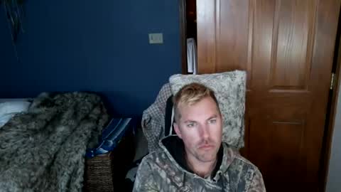 Snapshot of spun_redneck chatting on March 5, 11:01 pm Spun Redneck online show from March 5, 11:01 pm