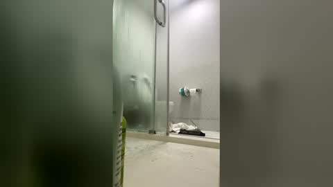 Snapshot of spunfun93 chatting on March 31, 11:43 am spunfun93 online show from March 31, 11:43 am