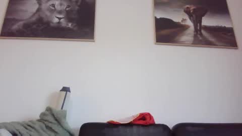 Snapshot of spyco82 chatting on January 4, 11:54 am spyco82 online show from January 4, 11:54 am