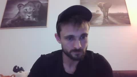 Snapshot of spyco82 chatting on February 23, 5:39 pm spyco82 online show from February 23, 5:39 pm