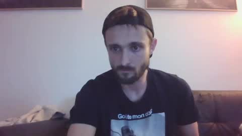 Snapshot of spyco82 chatting on February 28, 5:37 pm spyco82 online show from February 28, 5:37 pm