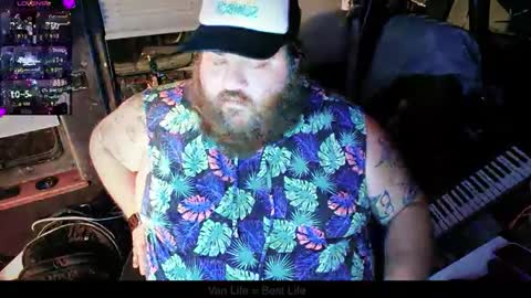 Snapshot of squeaks724 chatting on January 7, 4:08 am Your Pal Squeaks online show from January 7, 4:08 am