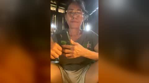 Snapshot of squirt0120 chatting on June 25, 7:24 am squirt0120 online show from June 25, 7:24 am