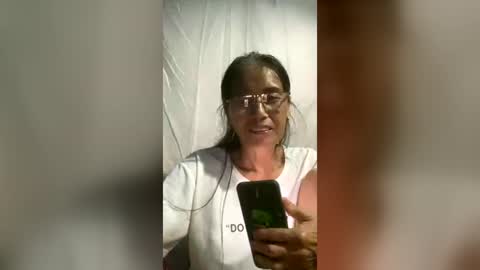 Snapshot of squirt0120 chatting on June 28, 3:51 pm squirt0120 online show from June 28, 3:51 pm