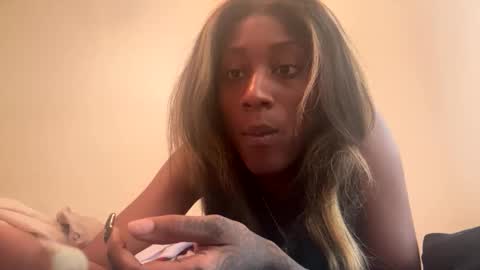 Snapshot of squirtgawdess3 chatting on April 19, 10:23 pm Squirt gawdess online show from April 19, 10:23 pm