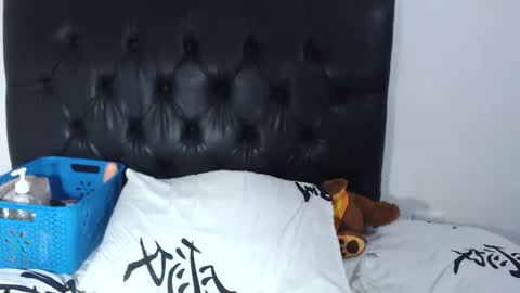 Snapshot of squirtgirl_hot chatting on December 23, 11:14 am Amber Vega online show from December 23, 11:14 am