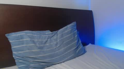 Snapshot of sr_bolaiinas chatting on February 23, 2:14 pm sr_bolaiinas online show from February 23, 2:14 pm