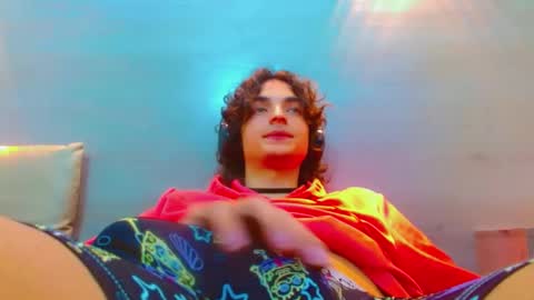 ethan online show from November 18, 5:06 pm