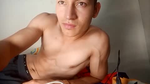 Snapshot of sradicto chatting on September 22, 2:46 am Flacofitxx online show from September 22, 2:46 am