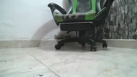 Snapshot of srfindomfeet_ chatting on July 7, 7:29 pm sr master cum its my old account online show from July 7, 7:29 pm