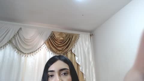 Snapshot of srta_luciana chatting on January 14, 3:15 pm . . online show from January 14, 3:15 pm