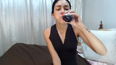 Snapshot of srta_luciana chatting on January 28, 12:00 pm . . online show from January 28, 12:00 pm