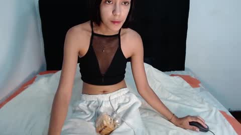 Snapshot of srta_luciana chatting on October 2, 12:01 pm . . online show from October 2, 12:01 pm
