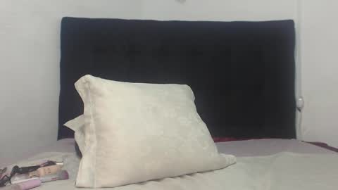 Snapshot of srta_luciana chatting on February 5, 12:10 pm . . online show from February 5, 12:10 pm