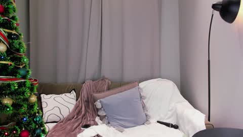 Alexandra online show from December 25, 9:43 pm