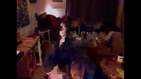 Snapshot of ssnttsnttsnss chatting on December 8, 5:50 am Roger online show from December 8, 5:50 am