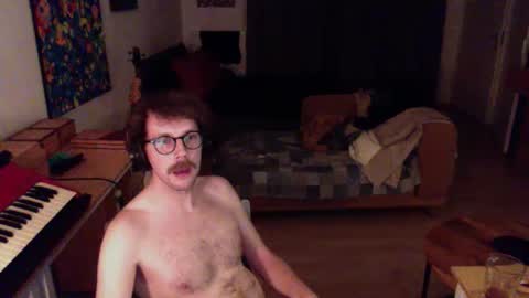 Snapshot of ssnttsnttsnss chatting on December 8, 5:22 pm Roger online show from December 8, 5:22 pm