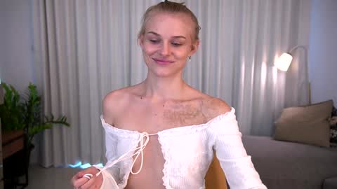 Scarlett online show from December 17, 4:12 am