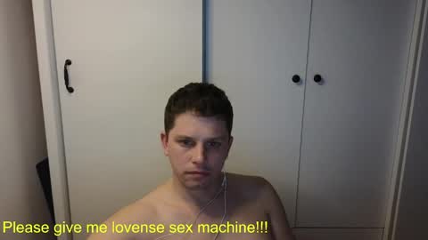 Snapshot of st1vemaster01 chatting on April 19, 2:38 pm st1vemaster01 online show from April 19, 2:38 pm