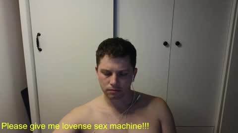 Snapshot of st1vemaster01 chatting on April 20, 3:04 pm st1vemaster01 online show from April 20, 3:04 pm