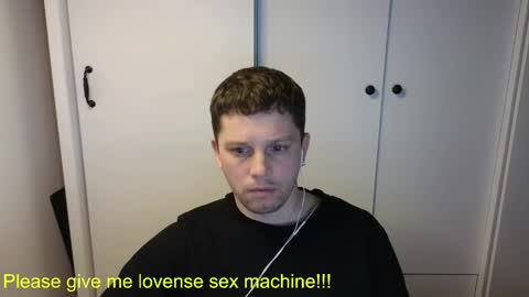 Snapshot of st1vemaster01 chatting on April 23, 3:14 pm st1vemaster01 online show from April 23, 3:14 pm