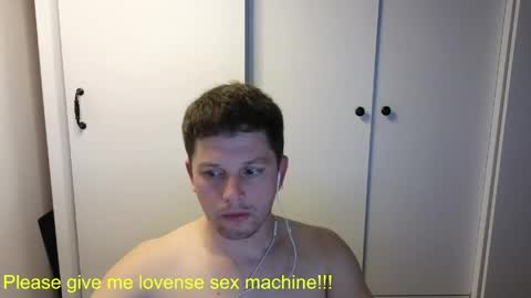 Snapshot of st1vemaster01 chatting on May 2, 3:17 pm st1vemaster01 online show from May 2, 3:17 pm