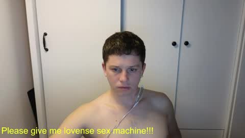 Snapshot of st1vemaster01 chatting on May 5, 2:25 pm st1vemaster01 online show from May 5, 2:25 pm