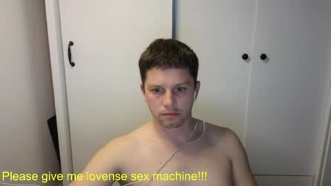 Snapshot of st1vemaster01 chatting on May 11, 3:51 pm st1vemaster01 online show from May 11, 3:51 pm