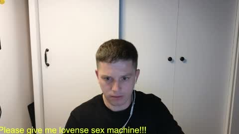 Snapshot of st1vemaster01 chatting on May 27, 2:03 pm st1vemaster01 online show from May 27, 2:03 pm