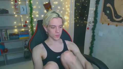 Snapshot of st_koshin chatting on December 6, 2:57 am Nick Gasai online show from December 6, 2:57 am