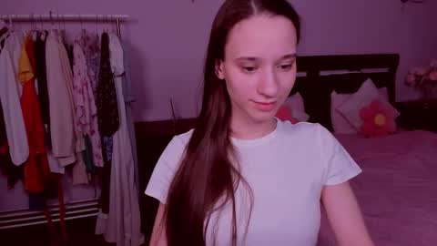 Snapshot of staceycutie chatting on February 3, 5:18 pm StaceyCutie online show from February 3, 5:18 pm